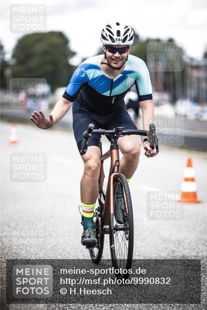 16.08.2026 - KN Förde Triathlon 2026 H.Heesch http://msf.ph/oto/9990832 16.08.2026 13:29:38 Radfahren 720 meine-sportfotos.de