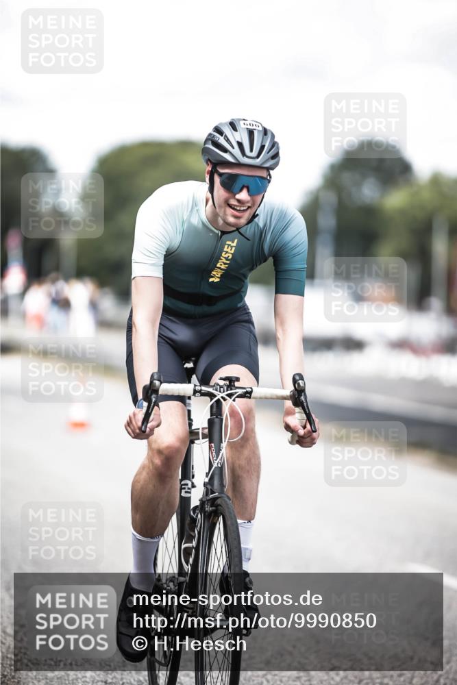 16.08.2026 - KN Förde Triathlon 2026 H.Heesch http://msf.ph/oto/9990850 16.08.2026 13:29:57 Radfahren 592 meine-sportfotos.de