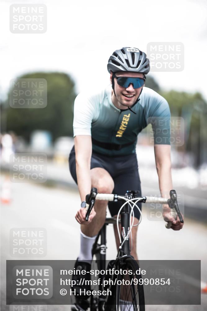 16.08.2026 - KN Förde Triathlon 2026 H.Heesch http://msf.ph/oto/9990854 16.08.2026 13:29:57 Radfahren 592 meine-sportfotos.de