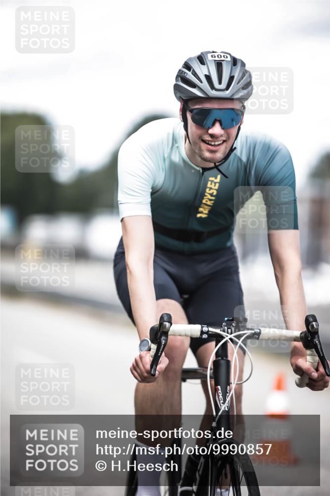 16.08.2026 - KN Förde Triathlon 2026 H.Heesch http://msf.ph/oto/9990857 16.08.2026 13:29:57 Radfahren 592 meine-sportfotos.de
