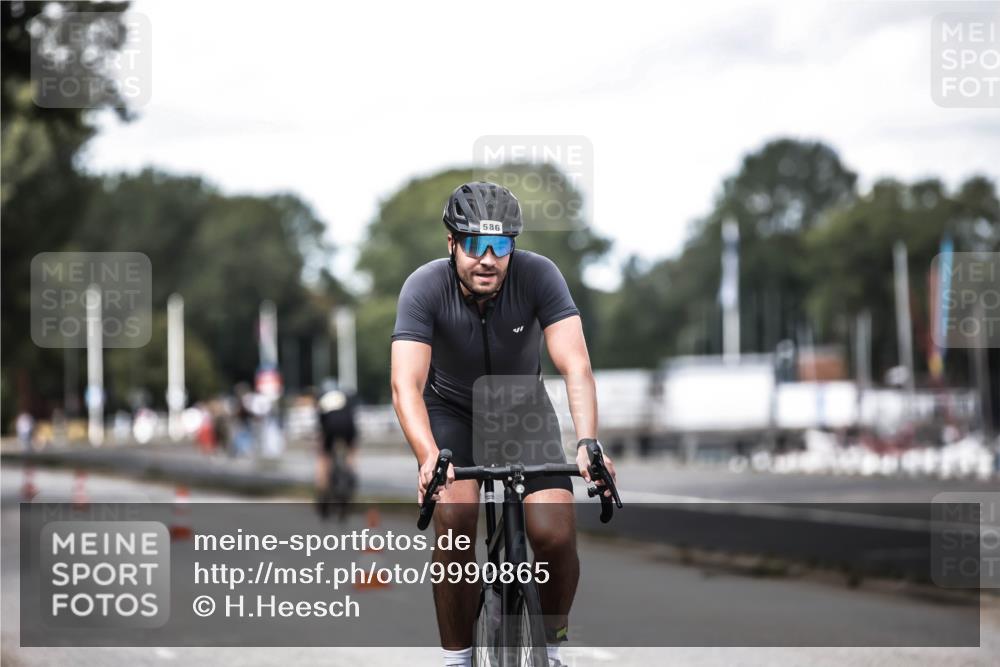 16.08.2026 - KN Förde Triathlon 2026 H.Heesch http://msf.ph/oto/9990865 16.08.2026 13:30:22 Radfahren 718 meine-sportfotos.de