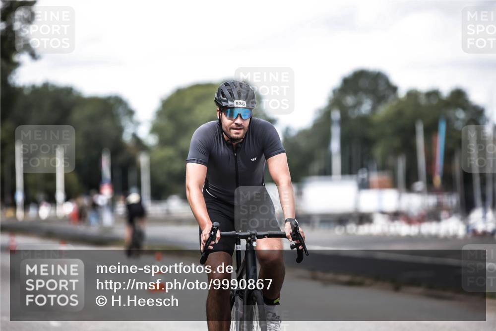 16.08.2026 - KN Förde Triathlon 2026 H.Heesch http://msf.ph/oto/9990867 16.08.2026 13:30:22 Radfahren 718 meine-sportfotos.de