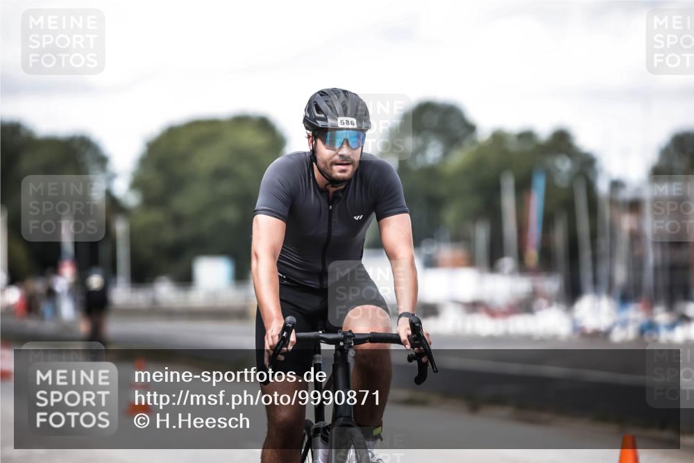 16.08.2026 - KN Förde Triathlon 2026 H.Heesch http://msf.ph/oto/9990871 16.08.2026 13:30:22 Radfahren 718 meine-sportfotos.de