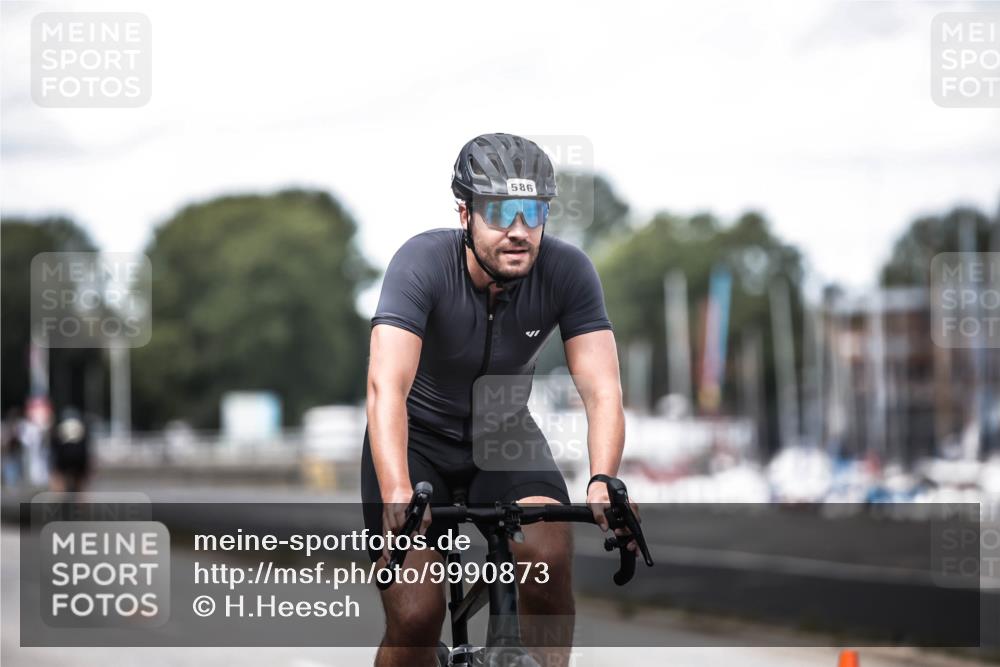 16.08.2026 - KN Förde Triathlon 2026 H.Heesch http://msf.ph/oto/9990873 16.08.2026 13:30:22 Radfahren 718 meine-sportfotos.de