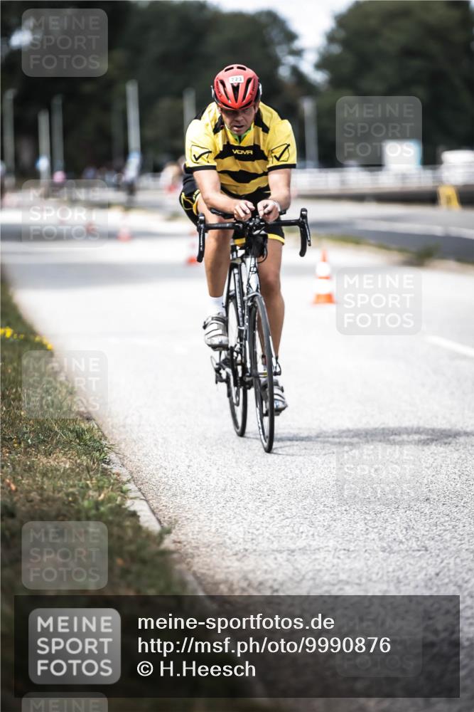 16.08.2026 - KN Förde Triathlon 2026 H.Heesch http://msf.ph/oto/9990876 16.08.2026 13:30:53 Radfahren 576, 737 meine-sportfotos.de