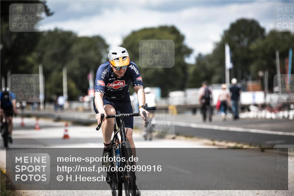 16.08.2026 - KN Förde Triathlon 2026 H.Heesch http://msf.ph/oto/9990916 16.08.2026 13:35:00 Radfahren 742 meine-sportfotos.de