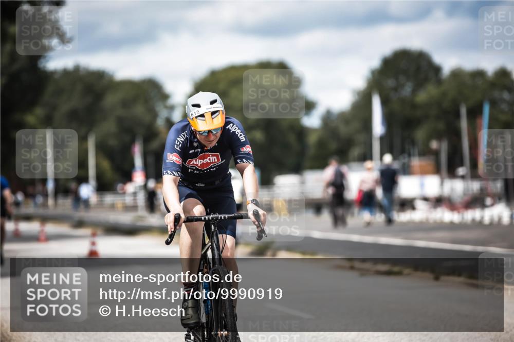 16.08.2026 - KN Förde Triathlon 2026 H.Heesch http://msf.ph/oto/9990919 16.08.2026 13:35:01 Radfahren 742 meine-sportfotos.de