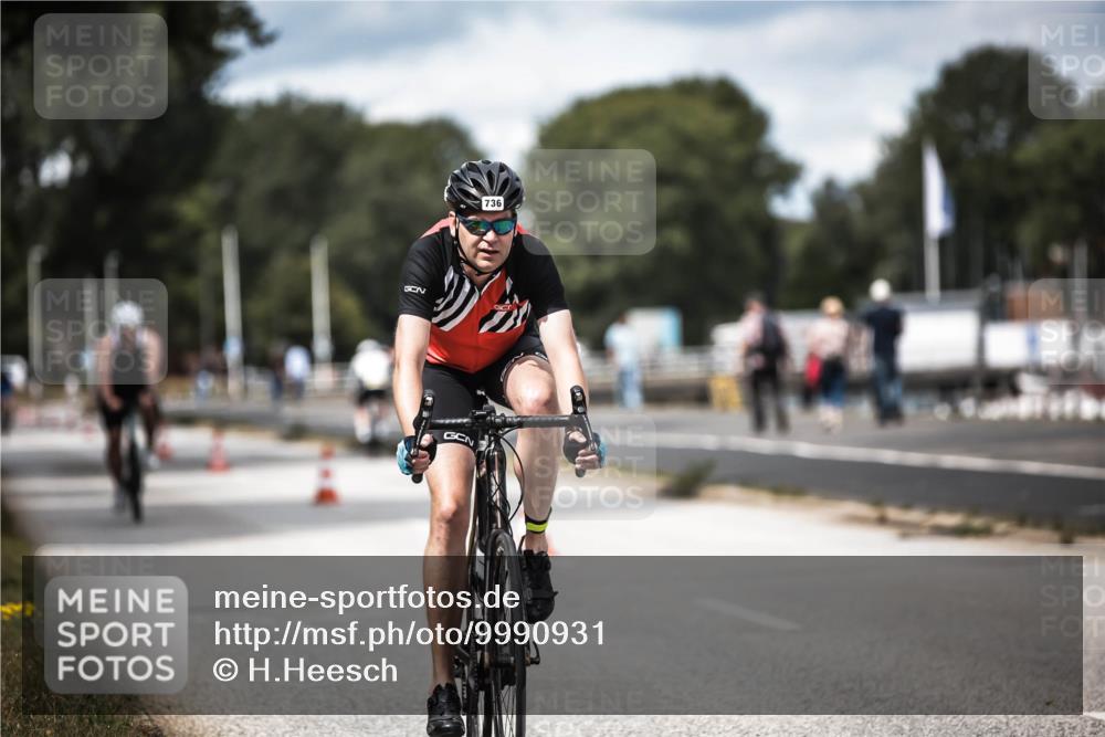16.08.2026 - KN Förde Triathlon 2026 H.Heesch http://msf.ph/oto/9990931 16.08.2026 13:35:05 Radfahren  meine-sportfotos.de
