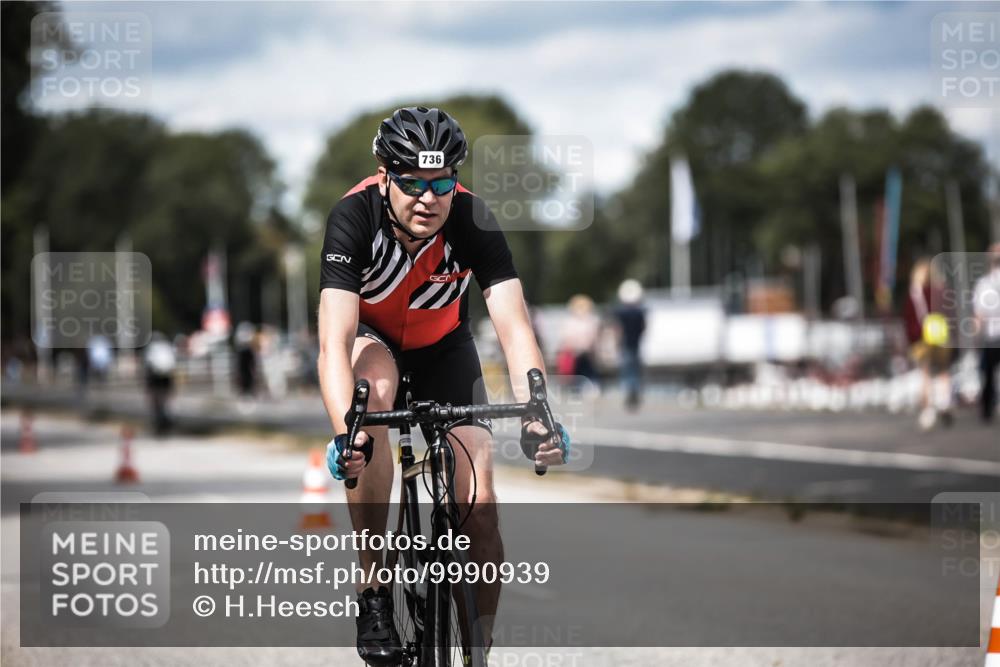 16.08.2026 - KN Förde Triathlon 2026 H.Heesch http://msf.ph/oto/9990939 16.08.2026 13:35:05 Radfahren  meine-sportfotos.de