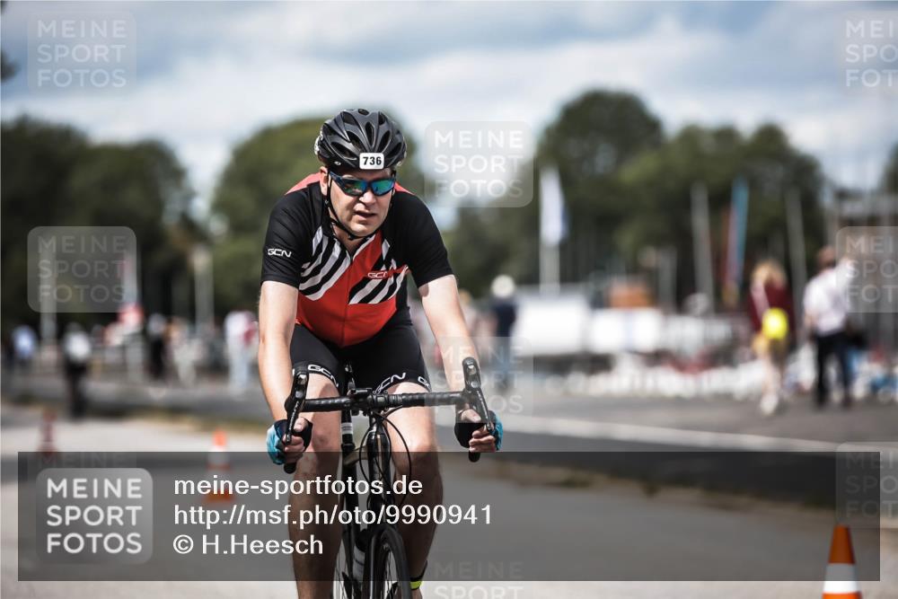 16.08.2026 - KN Förde Triathlon 2026 H.Heesch http://msf.ph/oto/9990941 16.08.2026 13:35:05 Radfahren  meine-sportfotos.de