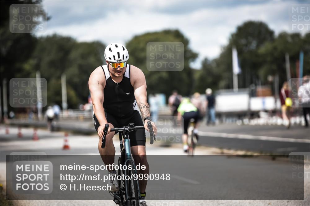 16.08.2026 - KN Förde Triathlon 2026 H.Heesch http://msf.ph/oto/9990948 16.08.2026 13:35:09 Radfahren  meine-sportfotos.de