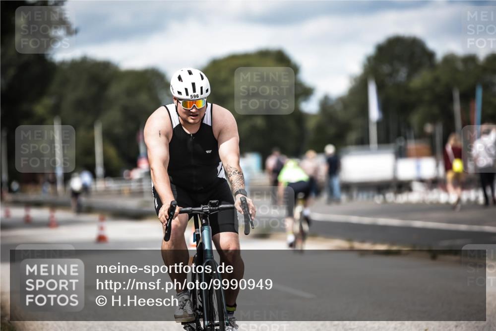 16.08.2026 - KN Förde Triathlon 2026 H.Heesch http://msf.ph/oto/9990949 16.08.2026 13:35:09 Radfahren  meine-sportfotos.de