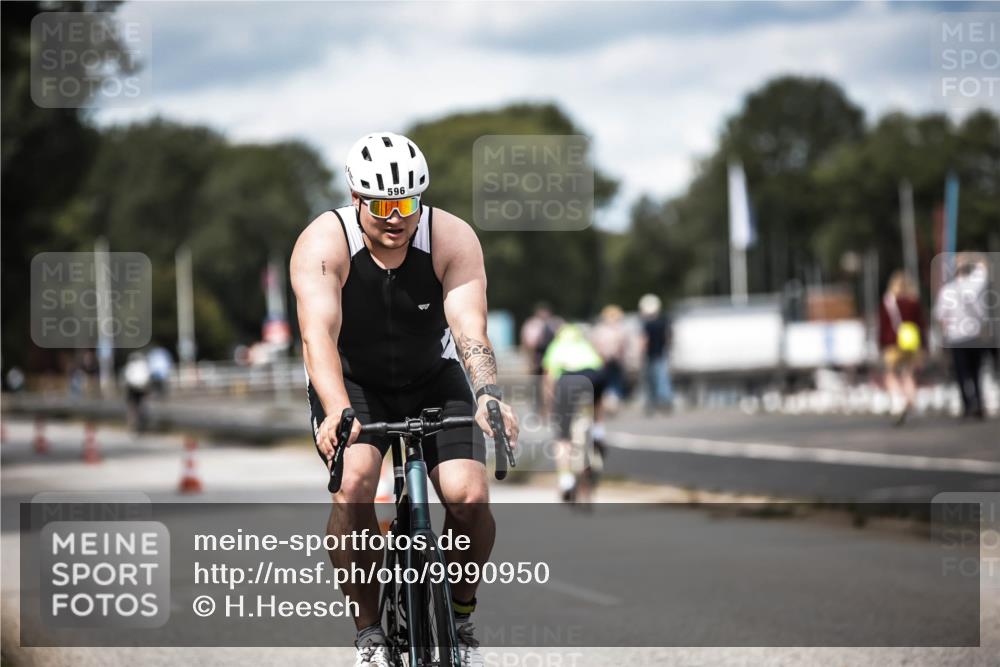 16.08.2026 - KN Förde Triathlon 2026 H.Heesch http://msf.ph/oto/9990950 16.08.2026 13:35:09 Radfahren  meine-sportfotos.de