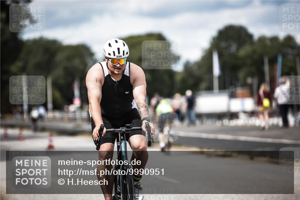 16.08.2026 - KN Förde Triathlon 2026 H.Heesch http://msf.ph/oto/9990951 16.08.2026 13:35:09 Radfahren  meine-sportfotos.de