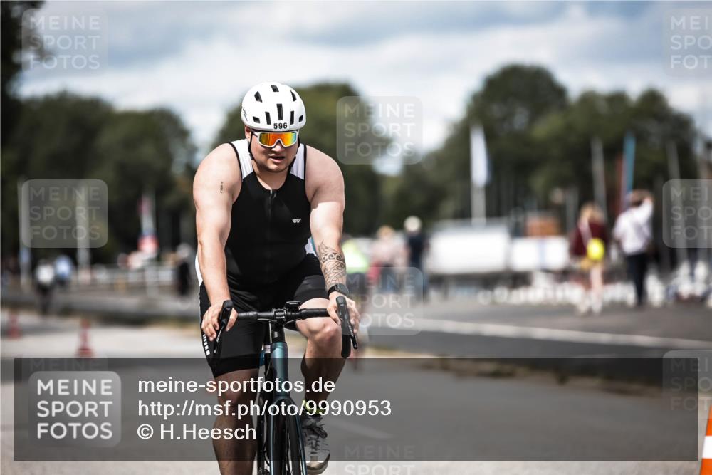 16.08.2026 - KN Förde Triathlon 2026 H.Heesch http://msf.ph/oto/9990953 16.08.2026 13:35:09 Radfahren  meine-sportfotos.de
