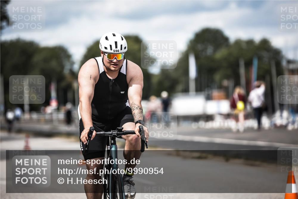 16.08.2026 - KN Förde Triathlon 2026 H.Heesch http://msf.ph/oto/9990954 16.08.2026 13:35:09 Radfahren  meine-sportfotos.de