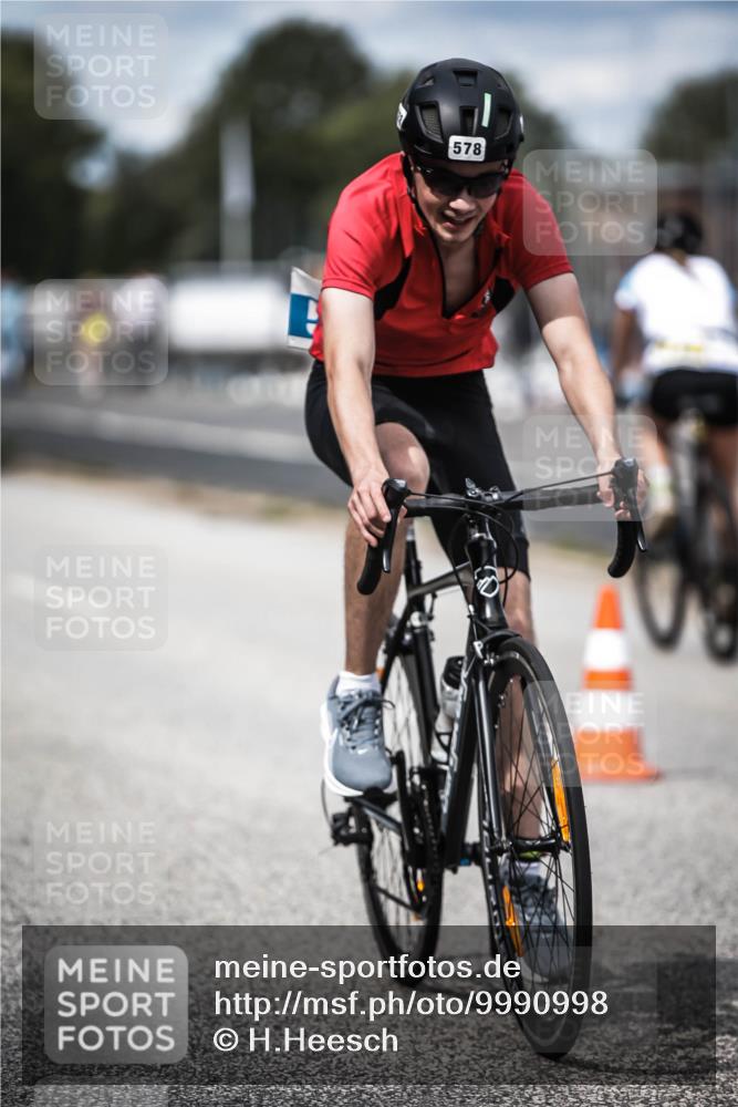 16.08.2026 - KN Förde Triathlon 2026 H.Heesch http://msf.ph/oto/9990998 16.08.2026 13:35:31 Radfahren 601, 604 meine-sportfotos.de