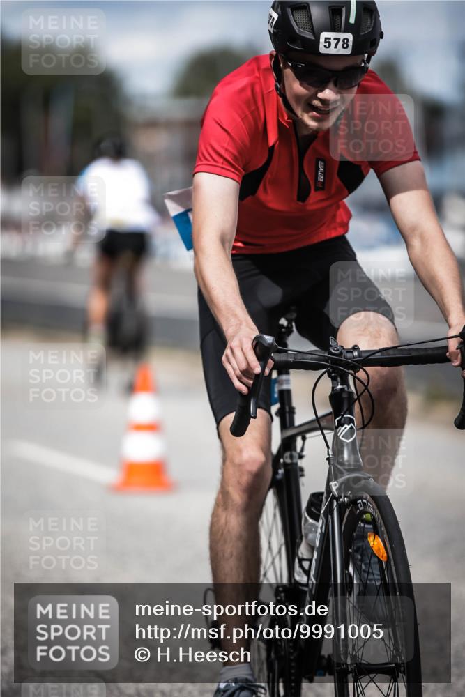 16.08.2026 - KN Förde Triathlon 2026 H.Heesch http://msf.ph/oto/9991005 16.08.2026 13:35:31 Radfahren 601, 604 meine-sportfotos.de