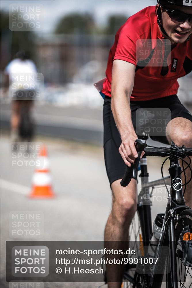 16.08.2026 - KN Förde Triathlon 2026 H.Heesch http://msf.ph/oto/9991007 16.08.2026 13:35:31 Radfahren 601, 604 meine-sportfotos.de