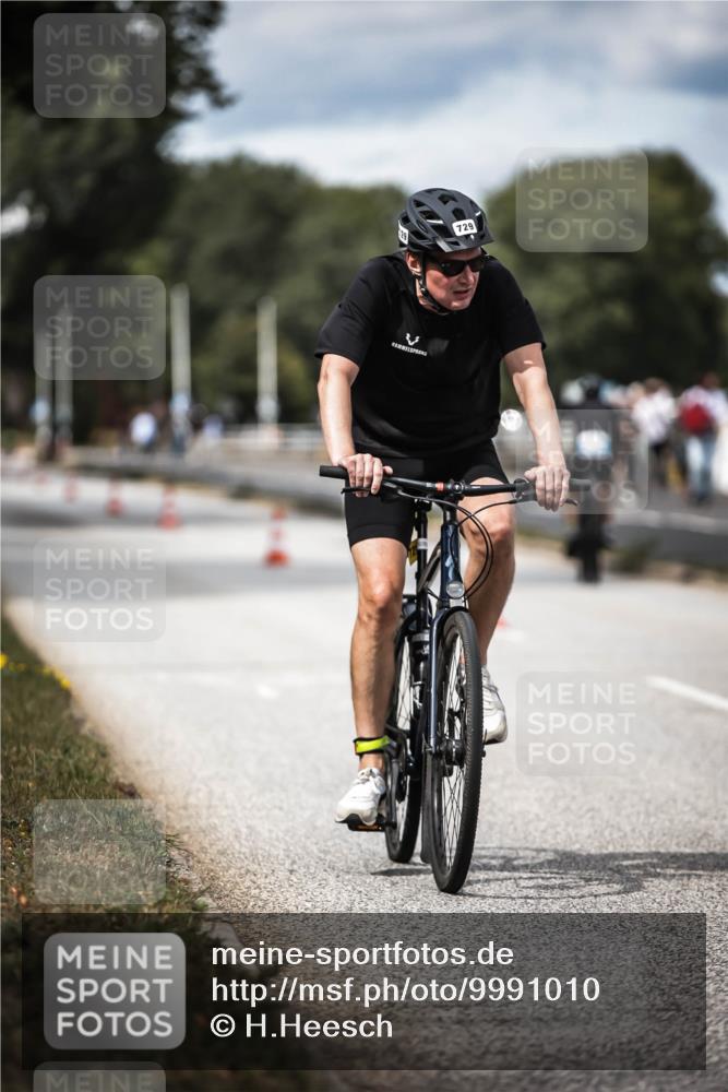16.08.2026 - KN Förde Triathlon 2026 H.Heesch http://msf.ph/oto/9991010 16.08.2026 13:35:38 Radfahren  meine-sportfotos.de