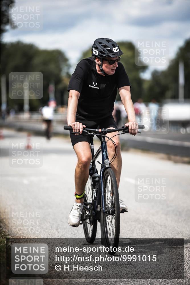 16.08.2026 - KN Förde Triathlon 2026 H.Heesch http://msf.ph/oto/9991015 16.08.2026 13:35:38 Radfahren  meine-sportfotos.de
