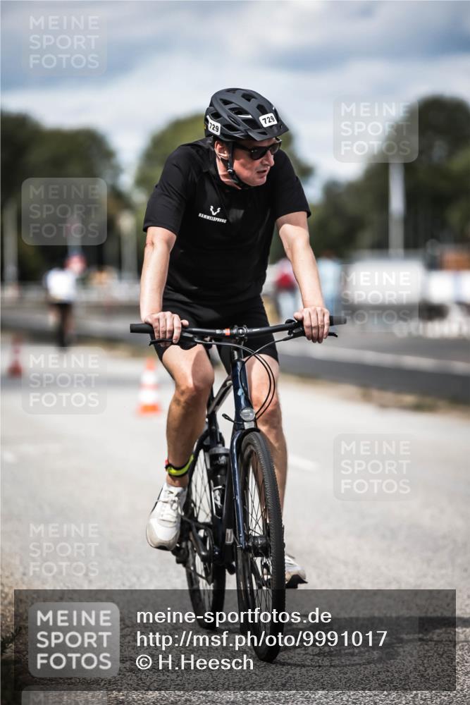 16.08.2026 - KN Förde Triathlon 2026 H.Heesch http://msf.ph/oto/9991017 16.08.2026 13:35:38 Radfahren  meine-sportfotos.de