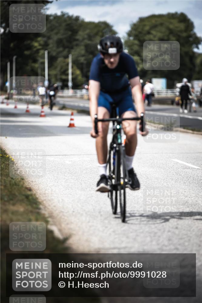 16.08.2026 - KN Förde Triathlon 2026 H.Heesch http://msf.ph/oto/9991028 16.08.2026 13:35:46 Radfahren  meine-sportfotos.de