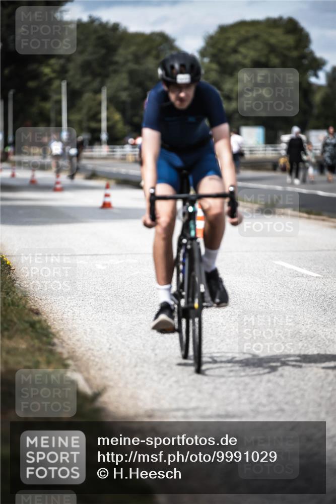 16.08.2026 - KN Förde Triathlon 2026 H.Heesch http://msf.ph/oto/9991029 16.08.2026 13:35:46 Radfahren  meine-sportfotos.de
