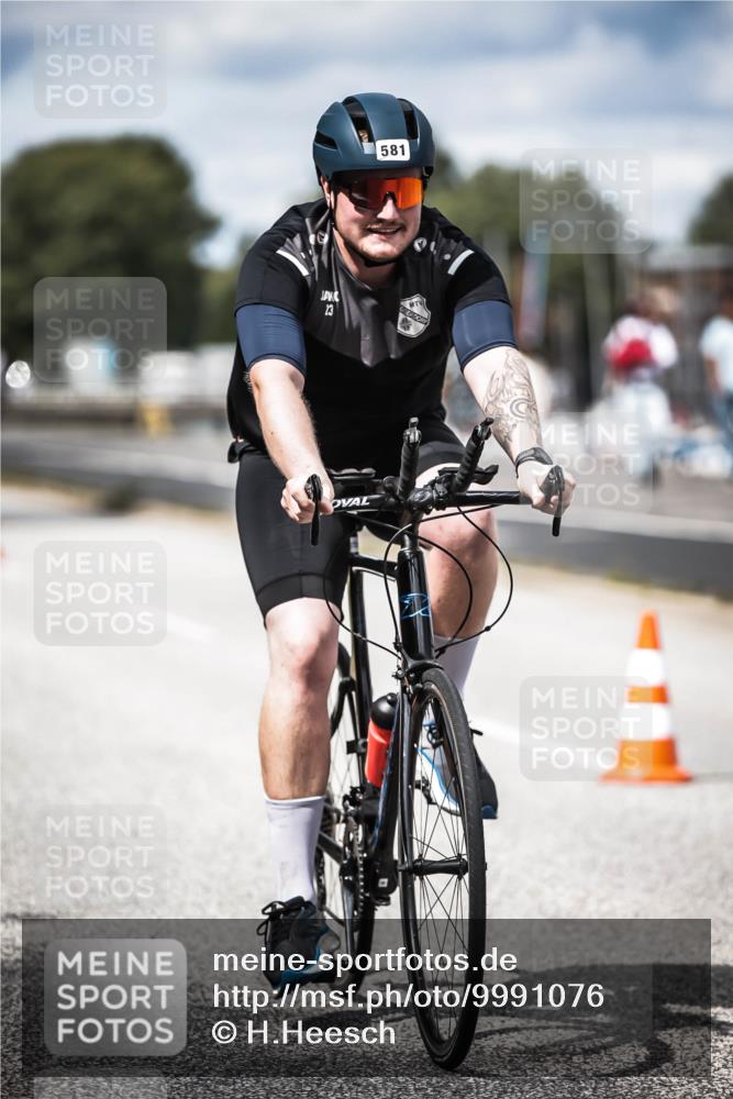 16.08.2026 - KN Förde Triathlon 2026 H.Heesch http://msf.ph/oto/9991076 16.08.2026 13:36:05 Radfahren  meine-sportfotos.de