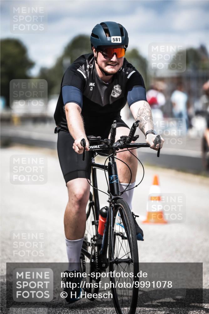 16.08.2026 - KN Förde Triathlon 2026 H.Heesch http://msf.ph/oto/9991078 16.08.2026 13:36:05 Radfahren  meine-sportfotos.de