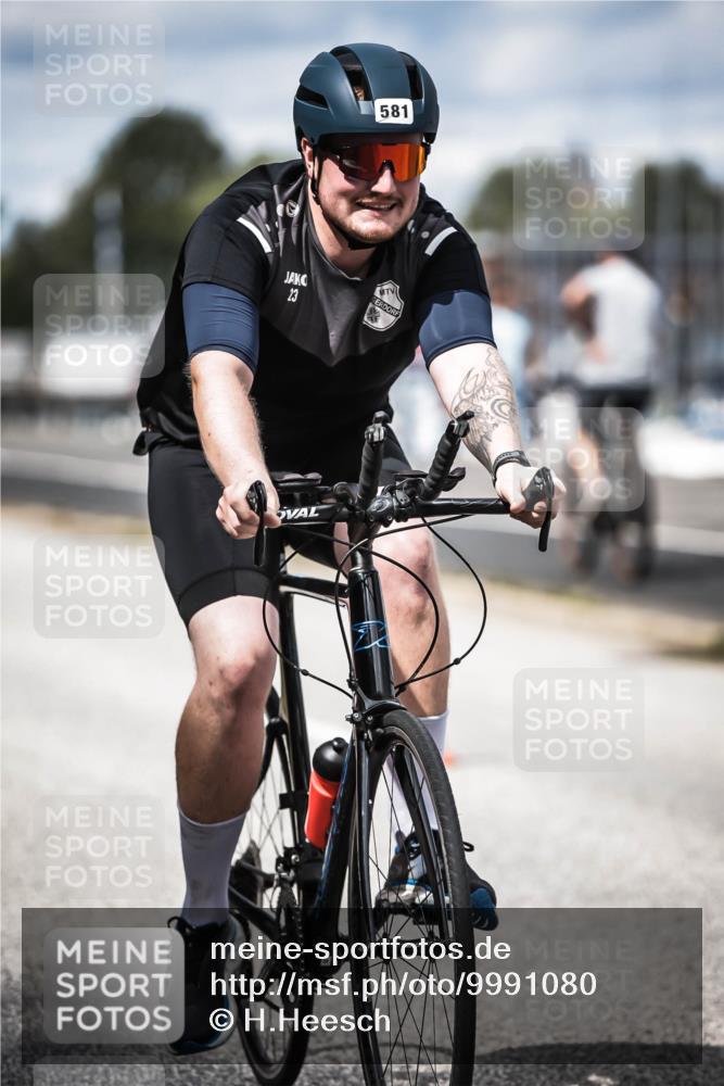 16.08.2026 - KN Förde Triathlon 2026 H.Heesch http://msf.ph/oto/9991080 16.08.2026 13:36:05 Radfahren  meine-sportfotos.de