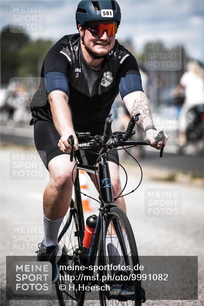 16.08.2026 - KN Förde Triathlon 2026 H.Heesch http://msf.ph/oto/9991082 16.08.2026 13:36:05 Radfahren  meine-sportfotos.de