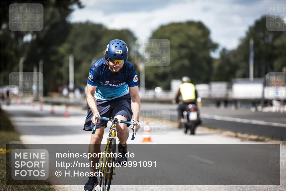 16.08.2026 - KN Förde Triathlon 2026 H.Heesch http://msf.ph/oto/9991091 16.08.2026 13:36:33 Radfahren  meine-sportfotos.de