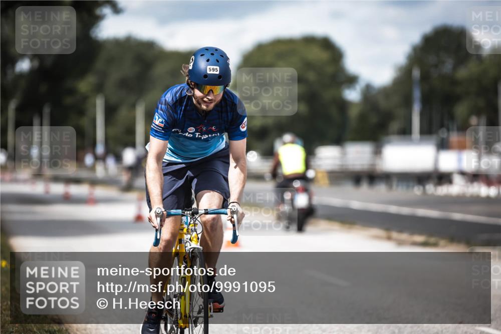 16.08.2026 - KN Förde Triathlon 2026 H.Heesch http://msf.ph/oto/9991095 16.08.2026 13:36:33 Radfahren  meine-sportfotos.de