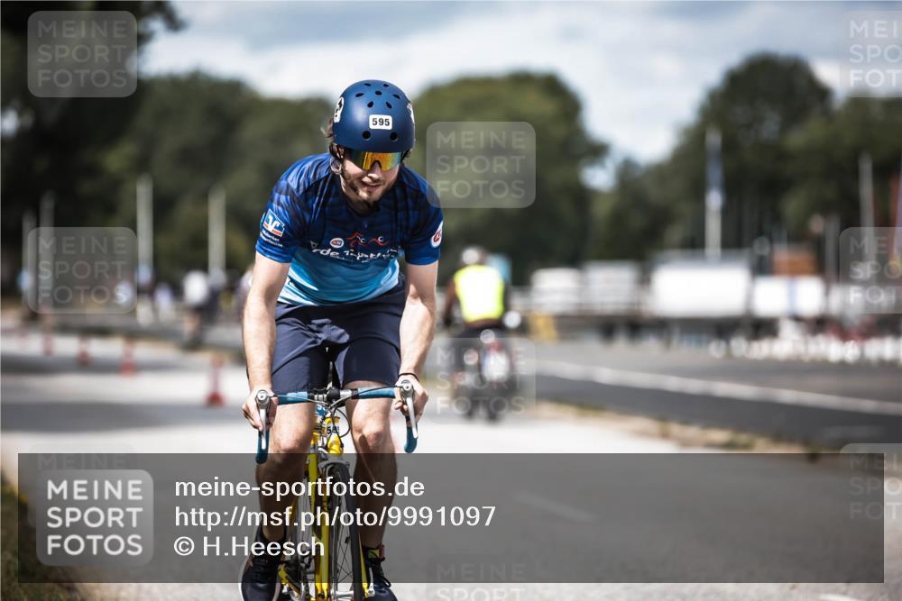 16.08.2026 - KN Förde Triathlon 2026 H.Heesch http://msf.ph/oto/9991097 16.08.2026 13:36:33 Radfahren  meine-sportfotos.de