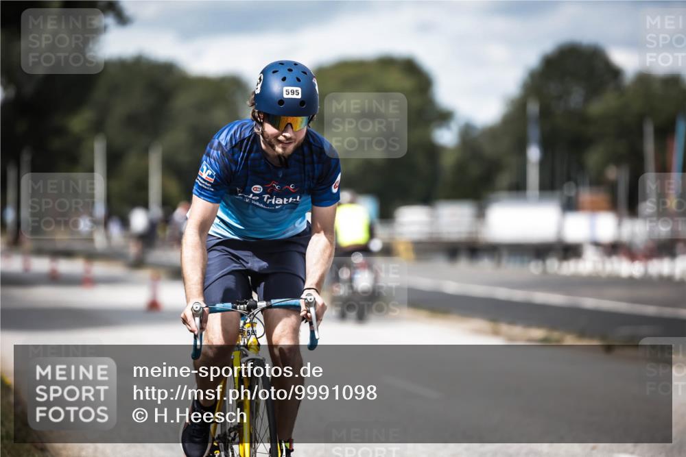 16.08.2026 - KN Förde Triathlon 2026 H.Heesch http://msf.ph/oto/9991098 16.08.2026 13:36:33 Radfahren  meine-sportfotos.de