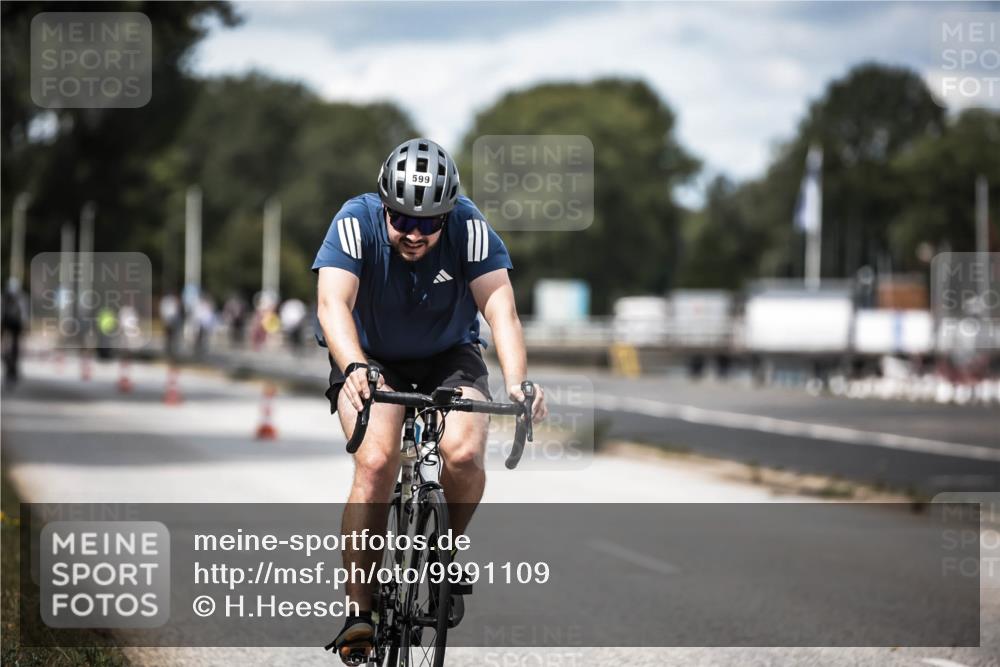 16.08.2026 - KN Förde Triathlon 2026 H.Heesch http://msf.ph/oto/9991109 16.08.2026 13:36:47 Radfahren  meine-sportfotos.de