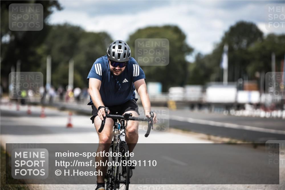 16.08.2026 - KN Förde Triathlon 2026 H.Heesch http://msf.ph/oto/9991110 16.08.2026 13:36:47 Radfahren  meine-sportfotos.de