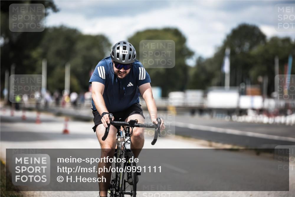 16.08.2026 - KN Förde Triathlon 2026 H.Heesch http://msf.ph/oto/9991111 16.08.2026 13:36:47 Radfahren  meine-sportfotos.de