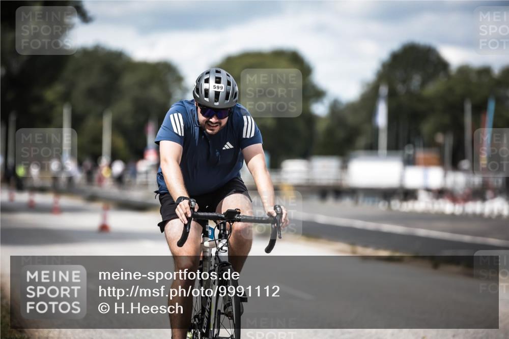 16.08.2026 - KN Förde Triathlon 2026 H.Heesch http://msf.ph/oto/9991112 16.08.2026 13:36:48 Radfahren  meine-sportfotos.de