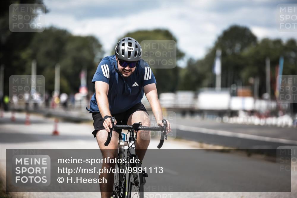 16.08.2026 - KN Förde Triathlon 2026 H.Heesch http://msf.ph/oto/9991113 16.08.2026 13:36:48 Radfahren  meine-sportfotos.de