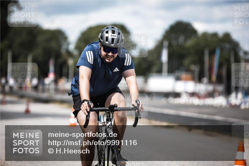 16.08.2026 - KN Förde Triathlon 2026 H.Heesch http://msf.ph/oto/9991116 16.08.2026 13:36:48 Radfahren  meine-sportfotos.de