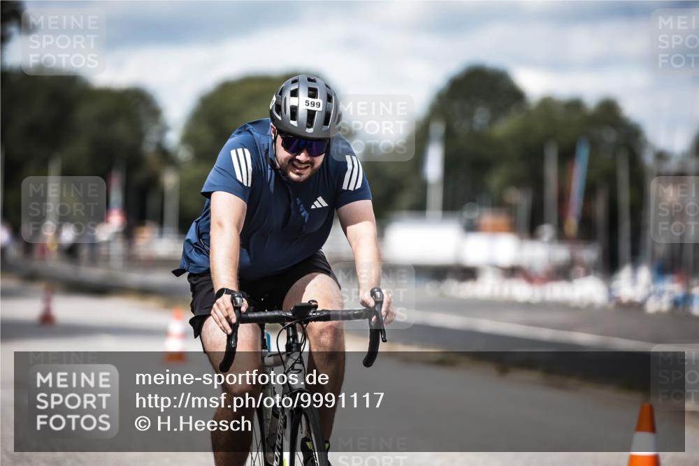16.08.2026 - KN Förde Triathlon 2026 H.Heesch http://msf.ph/oto/9991117 16.08.2026 13:36:48 Radfahren  meine-sportfotos.de