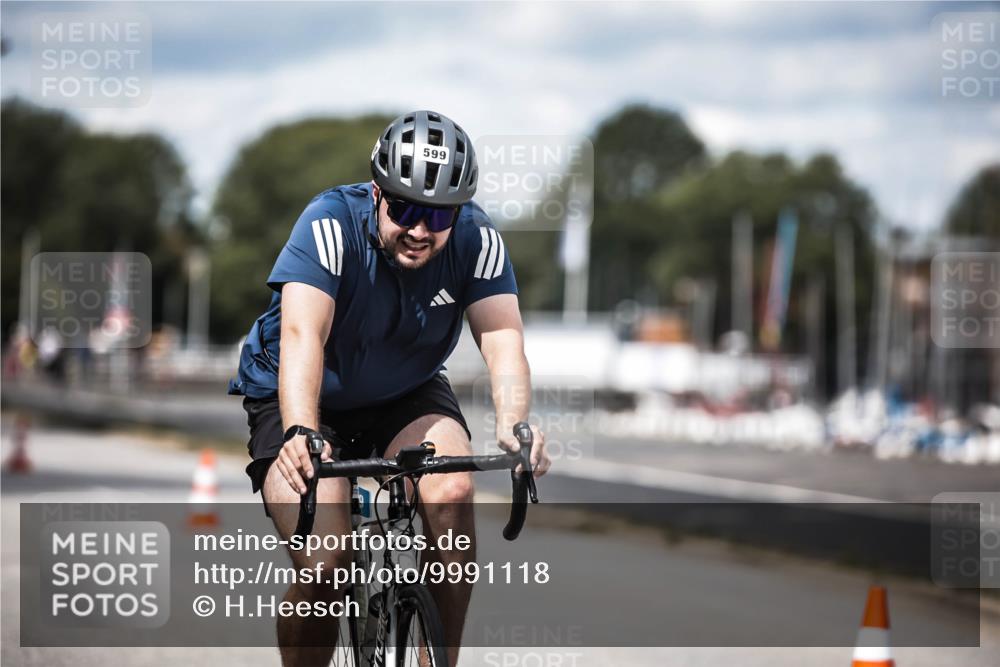 16.08.2026 - KN Förde Triathlon 2026 H.Heesch http://msf.ph/oto/9991118 16.08.2026 13:36:48 Radfahren  meine-sportfotos.de