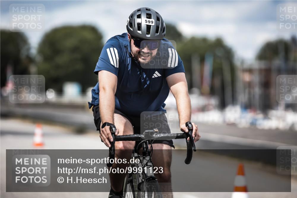 16.08.2026 - KN Förde Triathlon 2026 H.Heesch http://msf.ph/oto/9991123 16.08.2026 13:36:48 Radfahren  meine-sportfotos.de