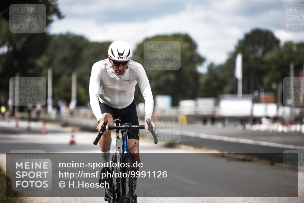16.08.2026 - KN Förde Triathlon 2026 H.Heesch http://msf.ph/oto/9991126 16.08.2026 13:36:57 Radfahren  meine-sportfotos.de