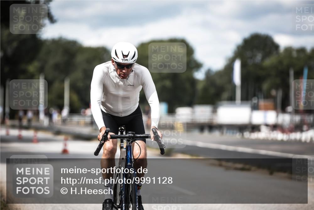 16.08.2026 - KN Förde Triathlon 2026 H.Heesch http://msf.ph/oto/9991128 16.08.2026 13:36:57 Radfahren  meine-sportfotos.de