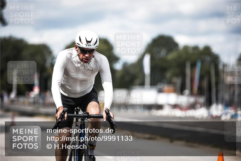 16.08.2026 - KN Förde Triathlon 2026 H.Heesch http://msf.ph/oto/9991133 16.08.2026 13:36:57 Radfahren  meine-sportfotos.de