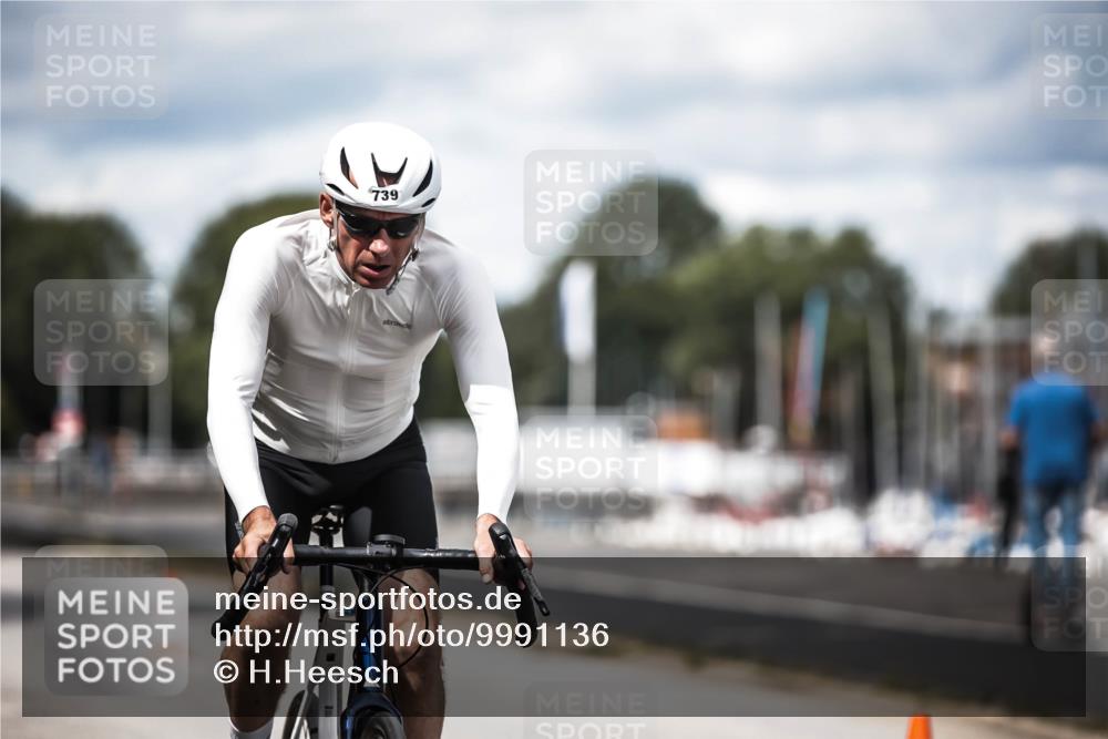 16.08.2026 - KN Förde Triathlon 2026 H.Heesch http://msf.ph/oto/9991136 16.08.2026 13:36:57 Radfahren  meine-sportfotos.de