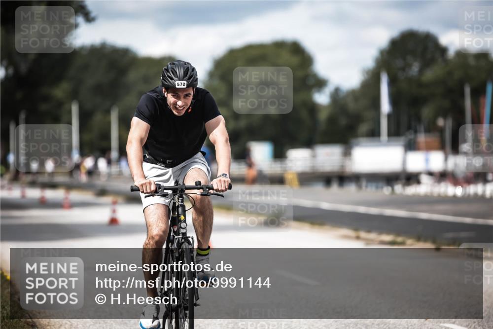 16.08.2026 - KN Förde Triathlon 2026 H.Heesch http://msf.ph/oto/9991144 16.08.2026 13:37:07 Radfahren  meine-sportfotos.de